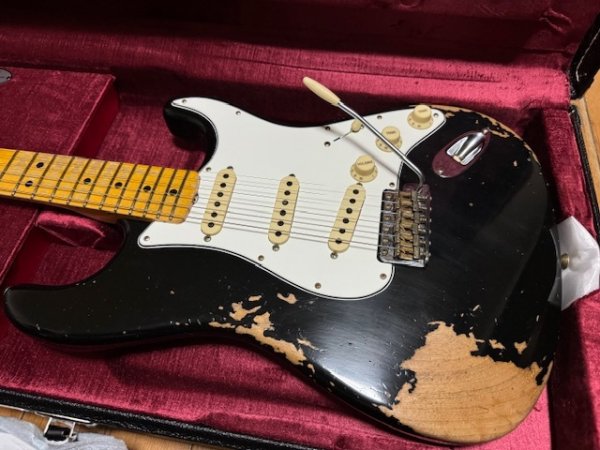 画像1: Fender Custom Shop '69 Stratocaster Heavy Relic  - Handwound PU's / Black (1)